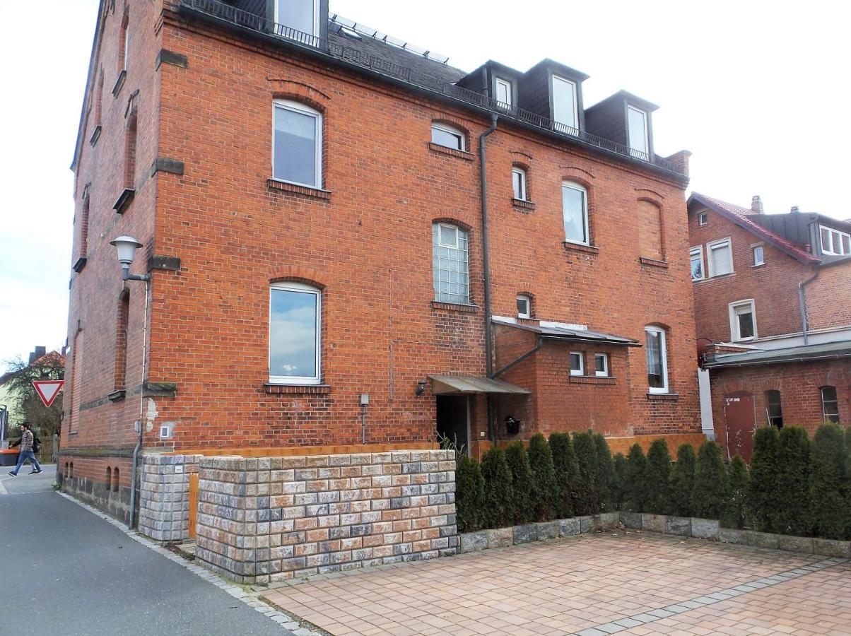 Apartment Bayreuth, Grosse Ferienwohnung Im Haus Mit Kunst, 3 Schlafzimmer, Kueche, Parkplatz エクステリア 写真