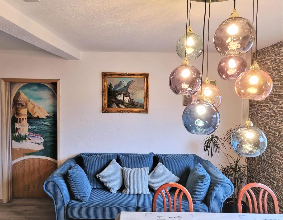 Apartment Bayreuth, Grosse Ferienwohnung Im Haus Mit Kunst, 3 Schlafzimmer, Kueche, Parkplatz エクステリア 写真