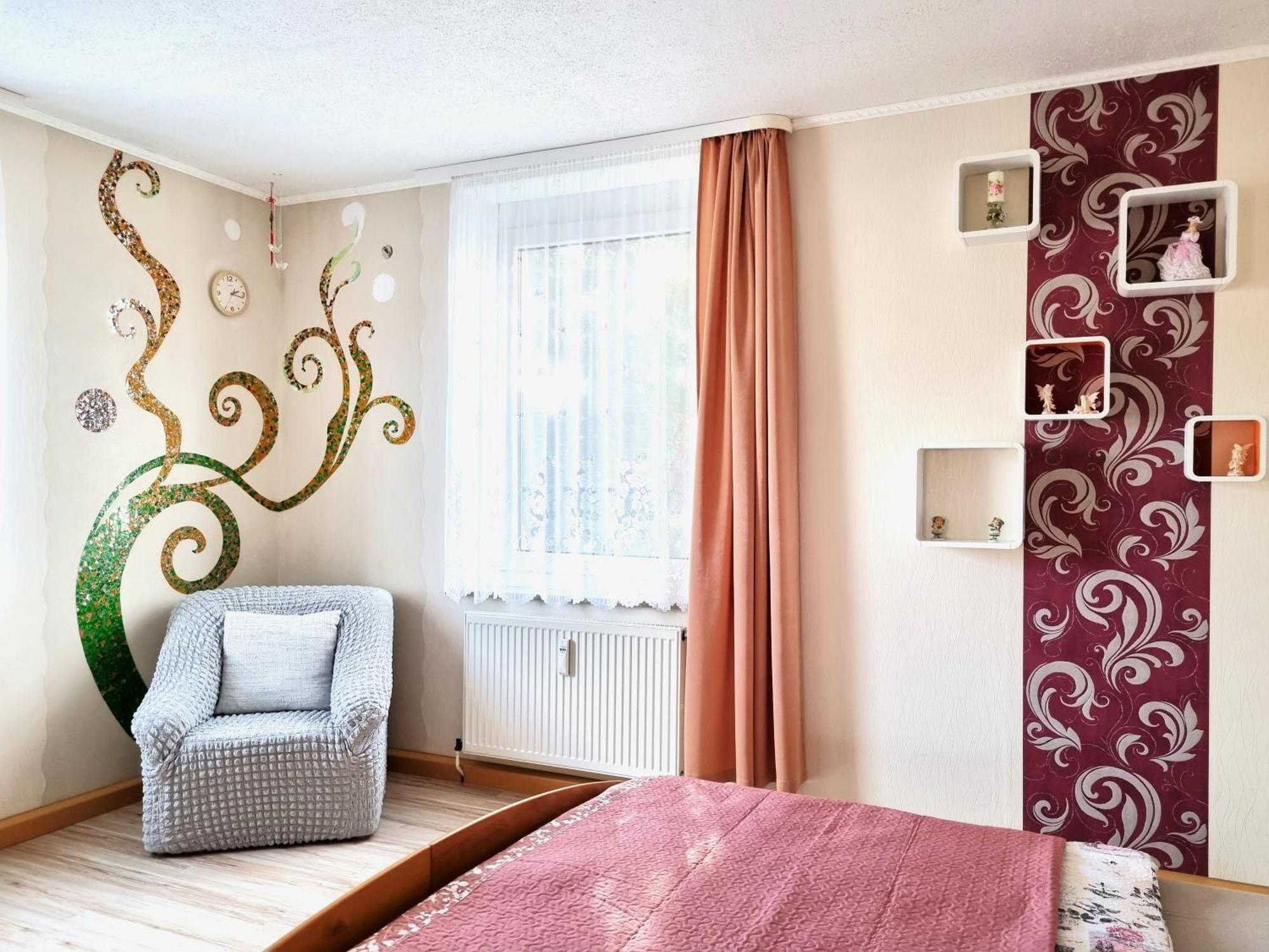 Apartment Bayreuth, Grosse Ferienwohnung Im Haus Mit Kunst, 3 Schlafzimmer, Kueche, Parkplatz エクステリア 写真
